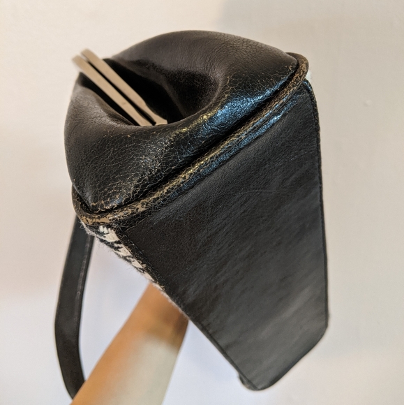 Houndstooth Shoulder Bag - Picture 3 of 7